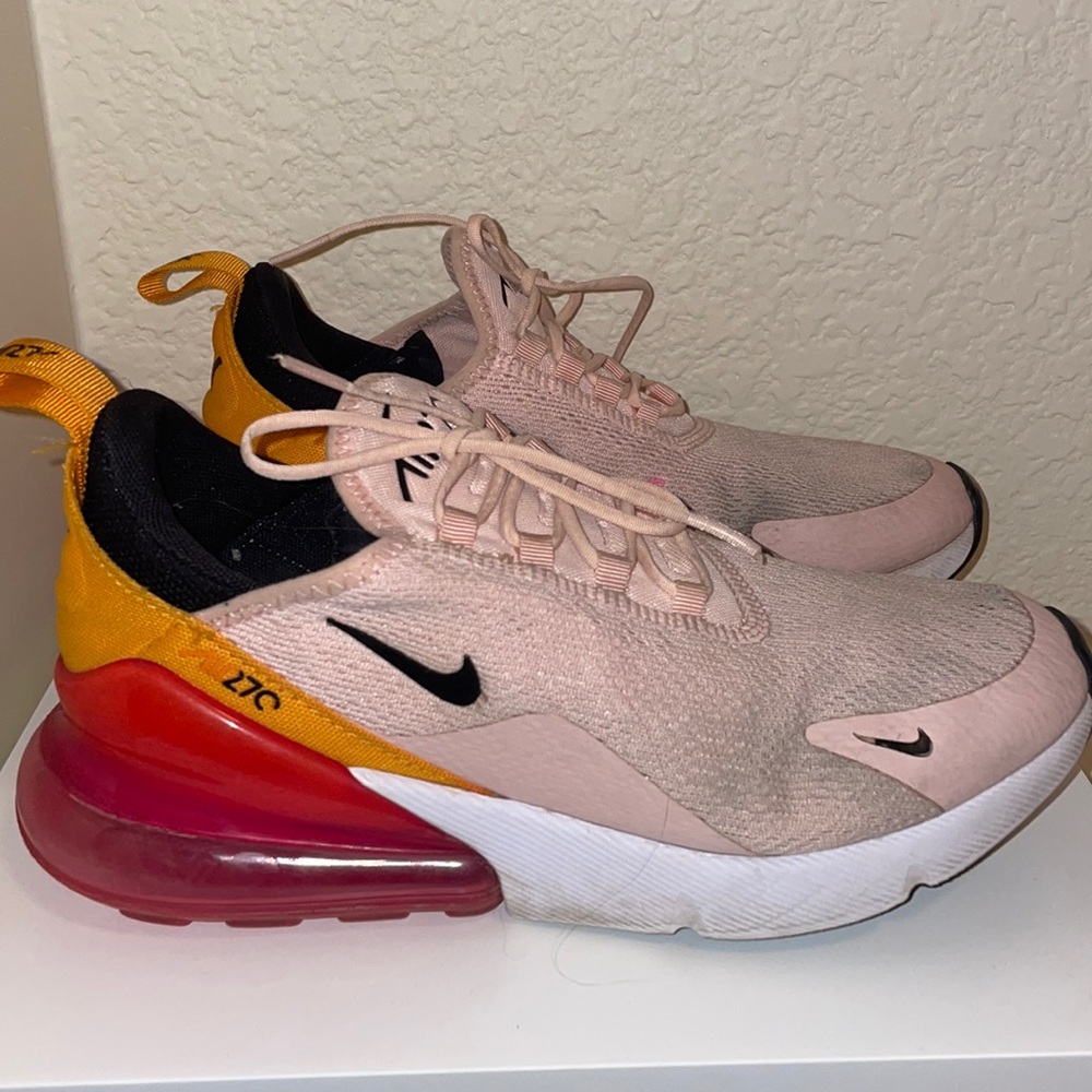 Nike Air 270 shoes